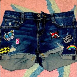 Like new Arizona jean shorts with embroidered patches